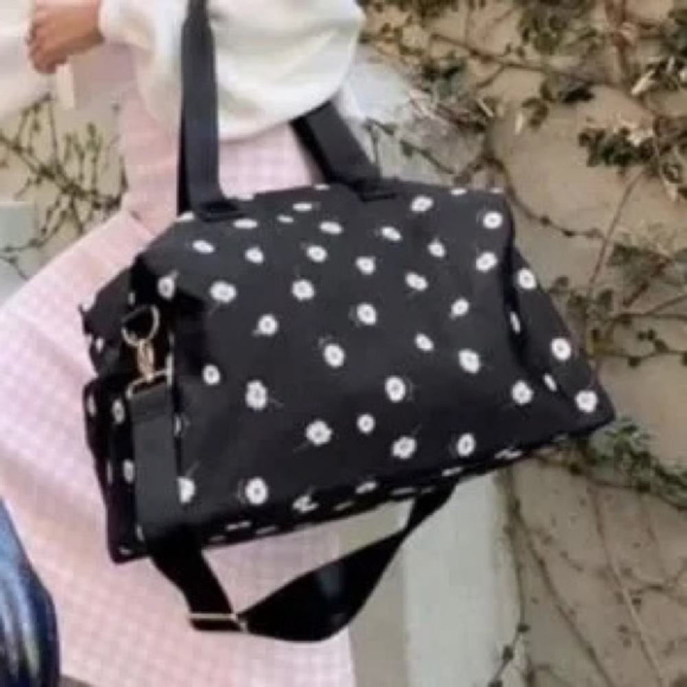 Alice & Olive Travel Daisy Print Duffle Bag Overnight - Picture 14 of 14